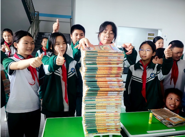 湖北沙洋县第一小学教联体举办首届科技节